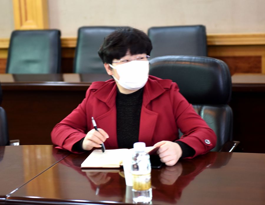 區(qū)政協(xié)秘書長張月梅.jpg